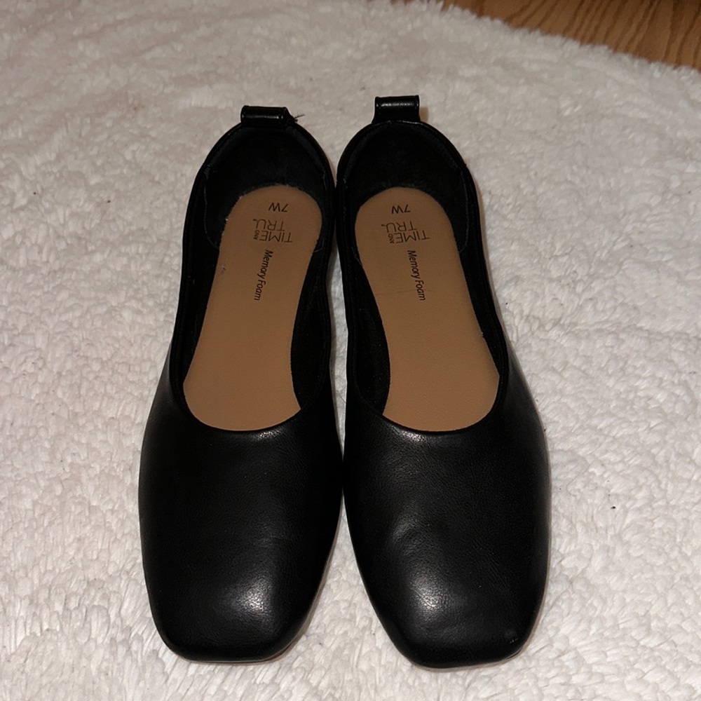 black flats